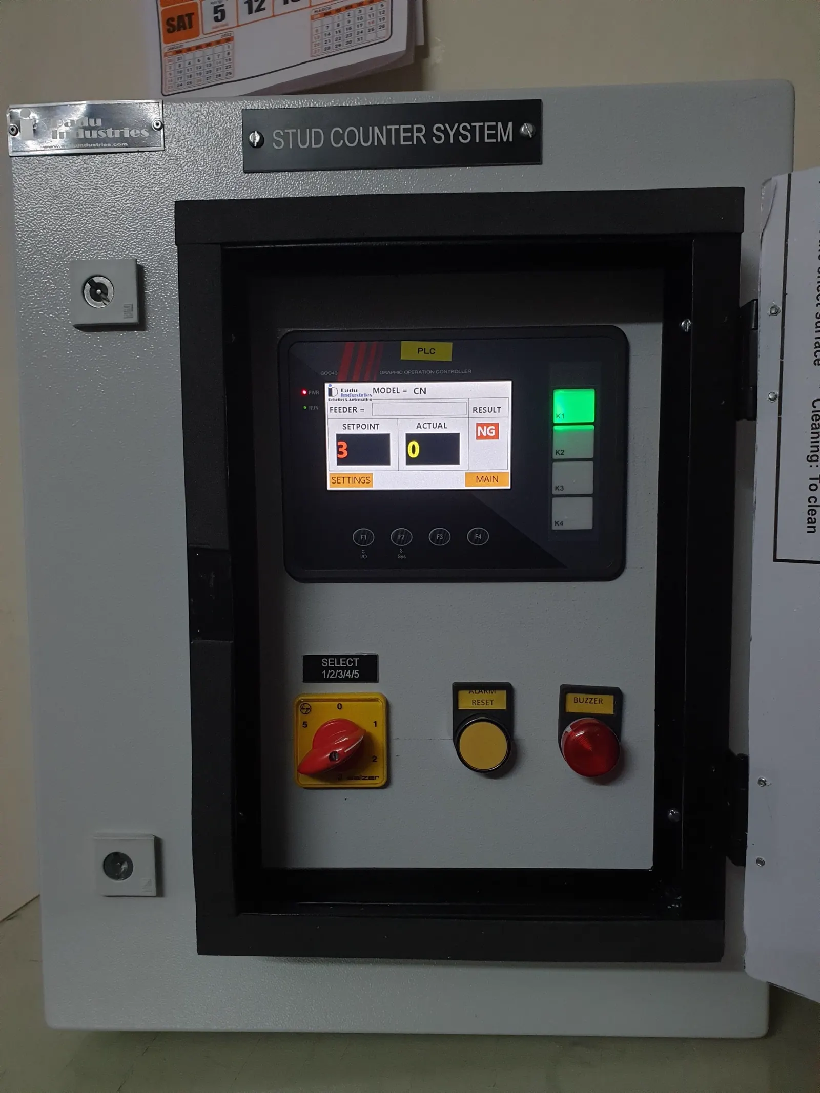 Poka-yoke panel with pass and fail indication